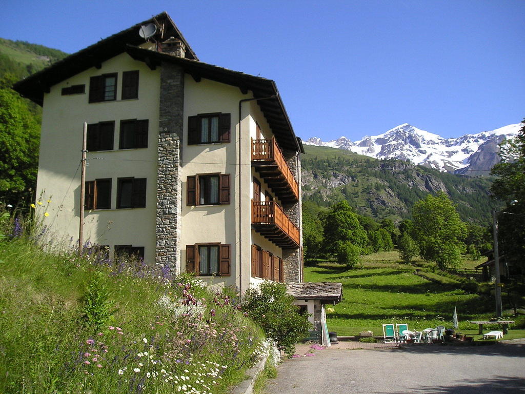 Mont Gele Hotel Ollomont ภายนอก รูปภาพ