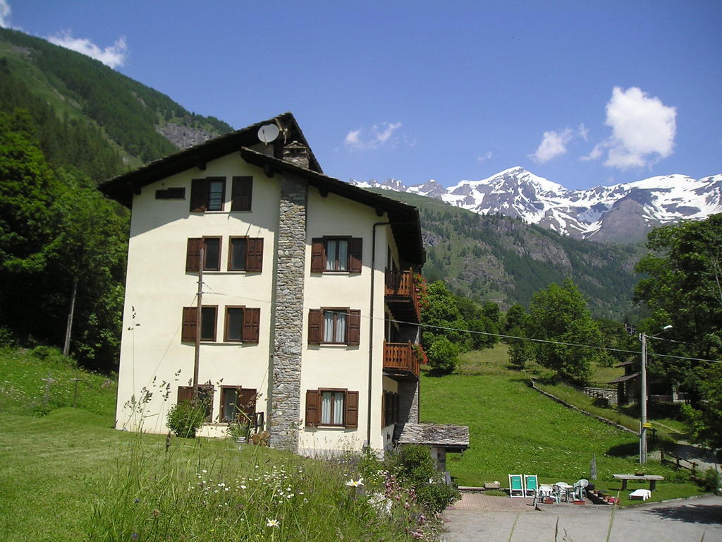 Mont Gele Hotel Ollomont ภายนอก รูปภาพ