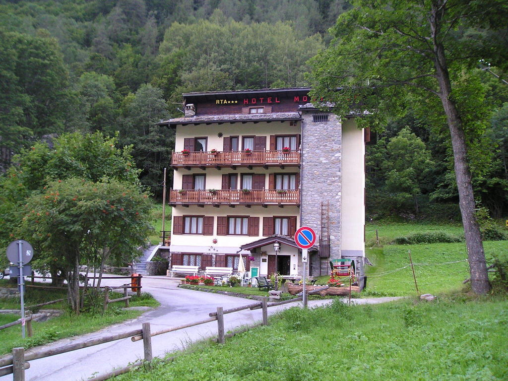 Mont Gele Hotel Ollomont ภายนอก รูปภาพ