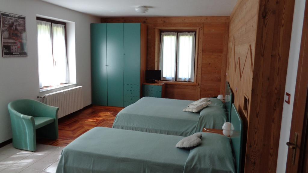 Mont Gele Hotel Ollomont ภายนอก รูปภาพ