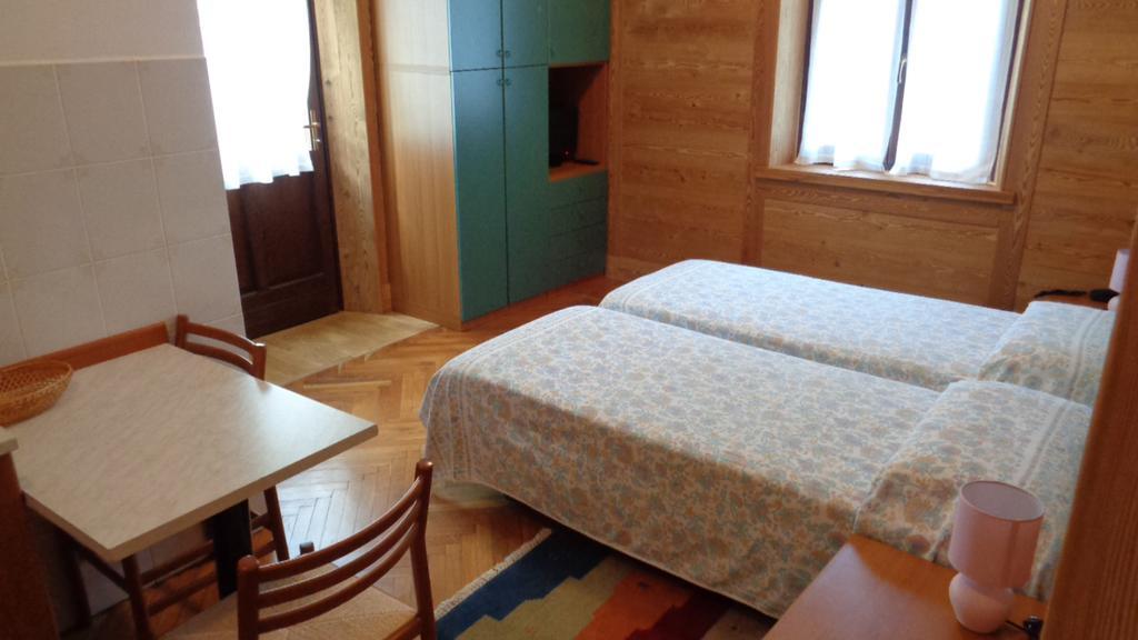 Mont Gele Hotel Ollomont ภายนอก รูปภาพ